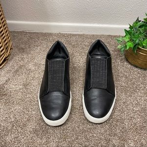 Vince Women’s Cantara Slip On Black Leather Knit Accent Sneakers Shoes Size 9.5